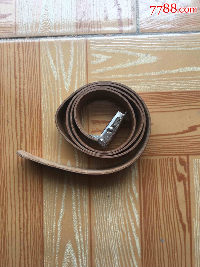 怀旧滚珠老皮带