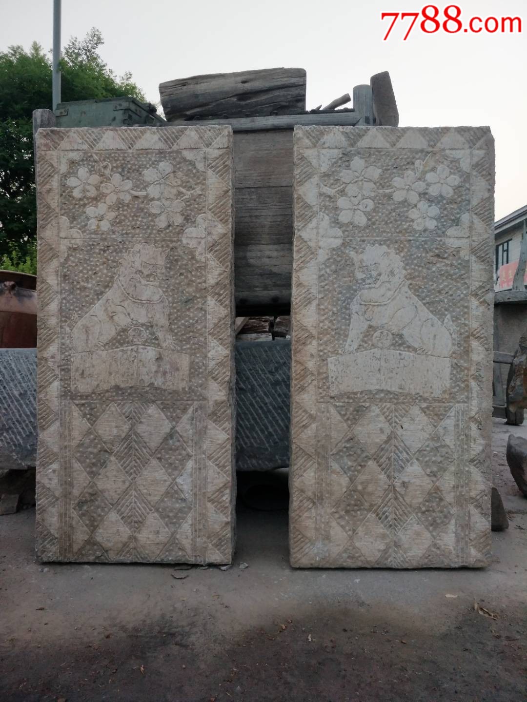 清代精品青石,门两侧砌墙石雕一对,雕工精美,寓意吉祥大气,古建民俗园