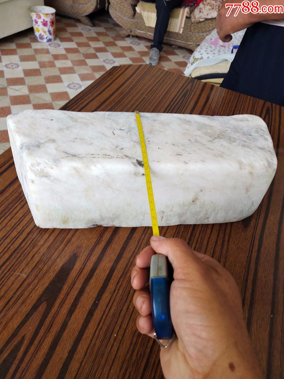 石器类;石枕一个软石头40厘米*11厘米*15厘米