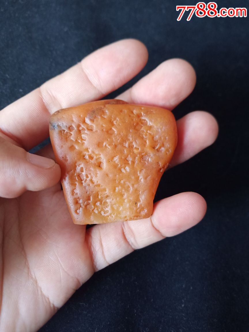 黄蜡石飘雪冻蜡明料雕件,手把件