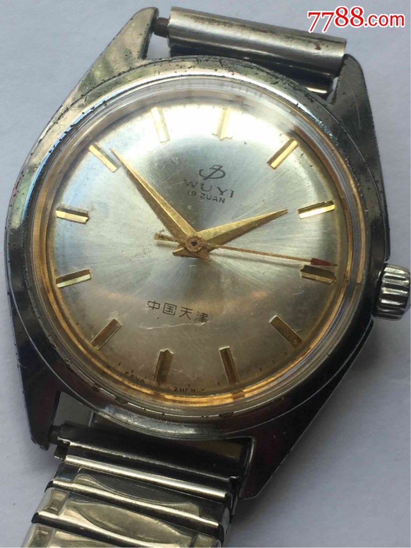 天津51牌机械手表