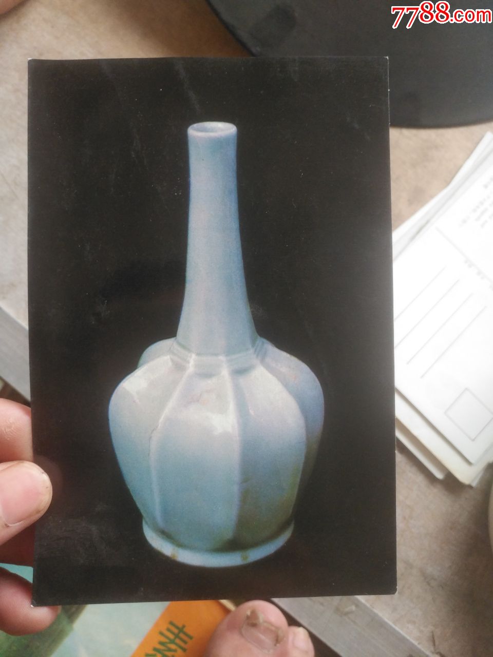 青釉八棱净水瓶