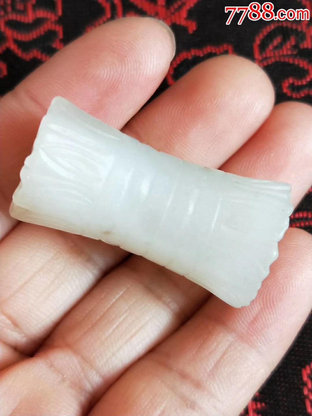 和田白玉束腰云纹玉勒子