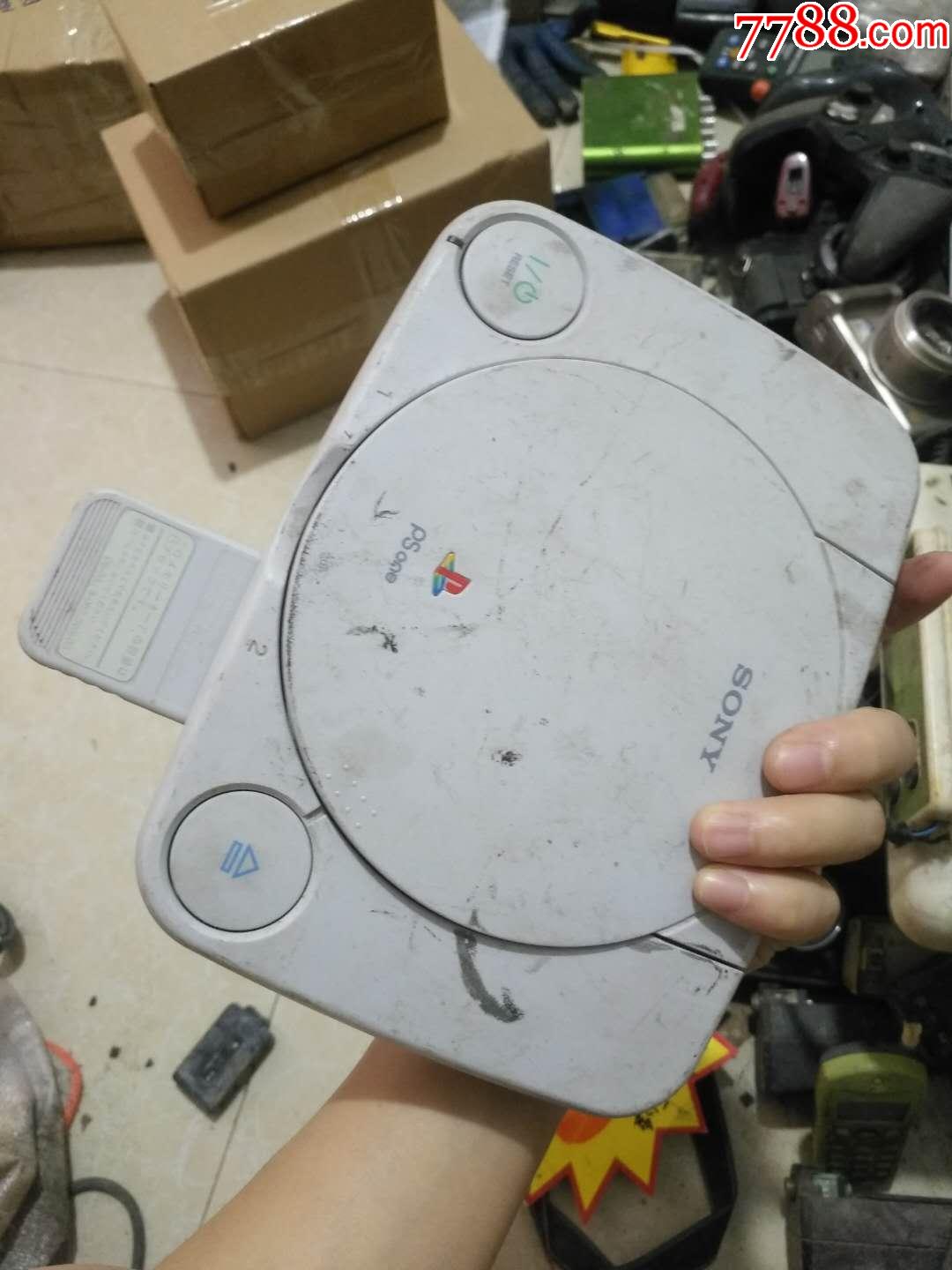 索尼ps1游戏机一台带记忆卡一张裸机出50包邮