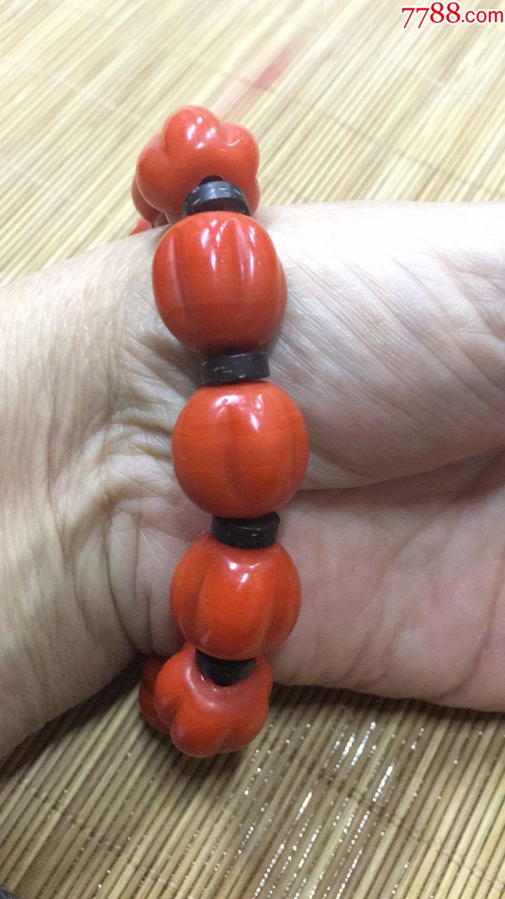 红色琉璃珠手串