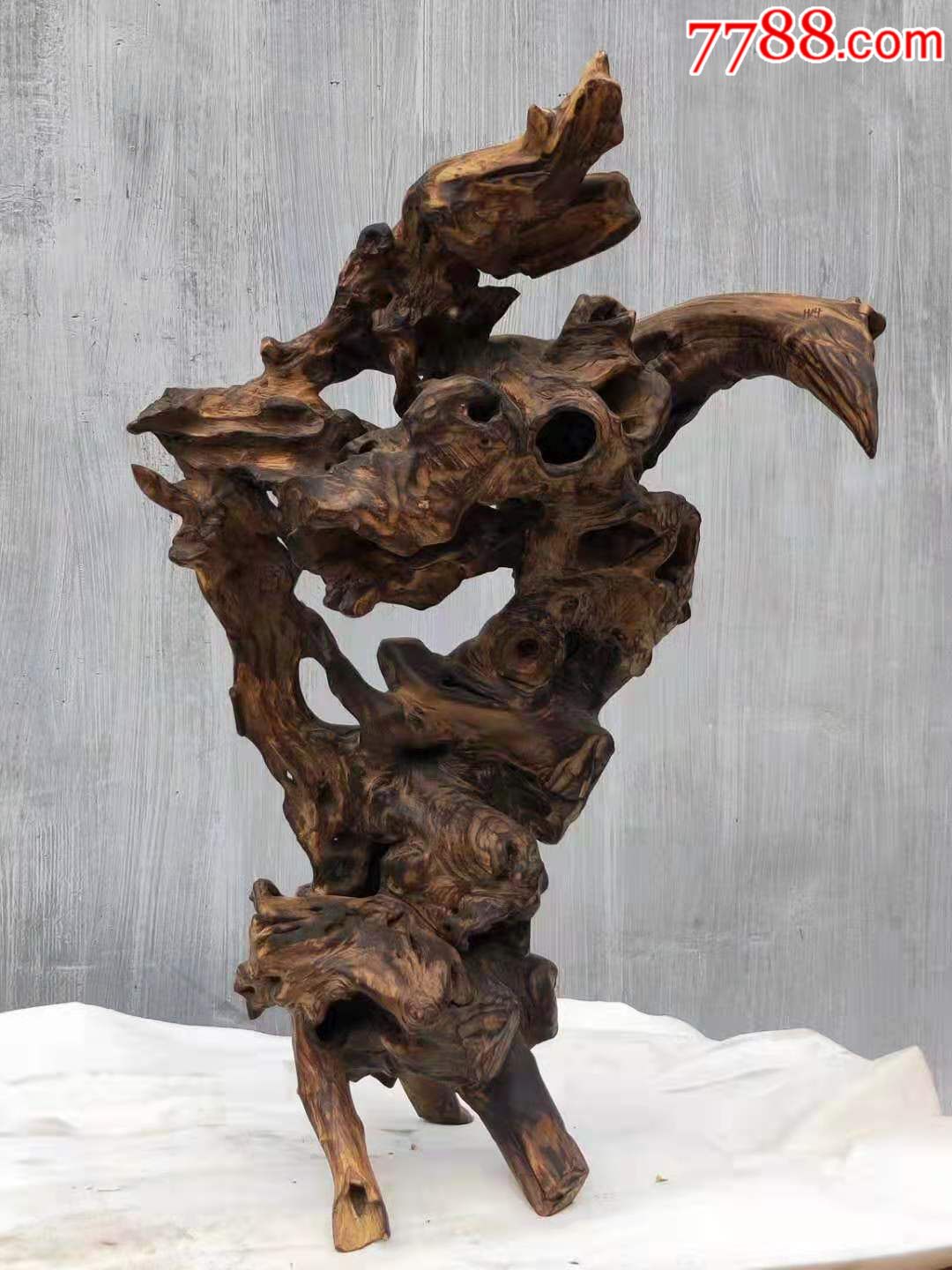 核桃木根雕摆件