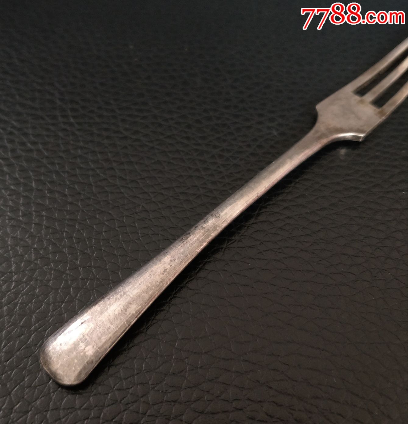 民国老物件:《天成银楼之银叉》随赠银手镯及长命百岁牌各1个