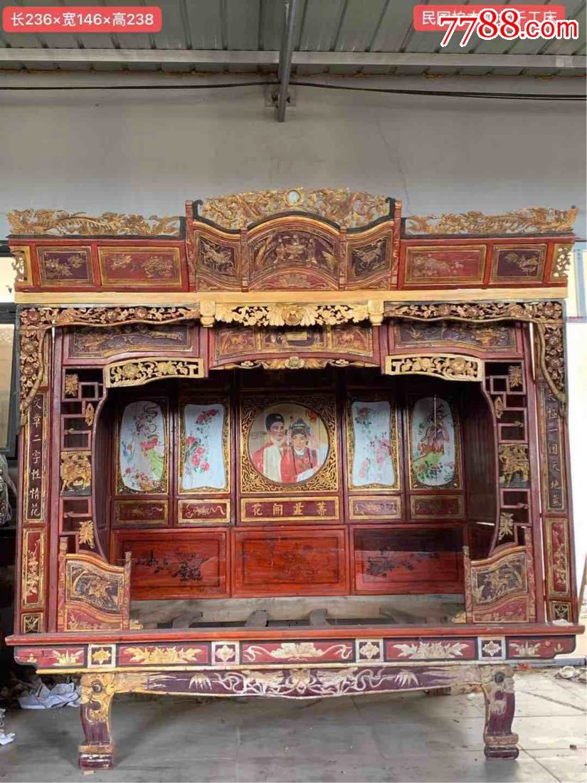 民国时期大户人家用的柏木鎏金纯手工镂空雕刻二龙戏珠凤穿牡丹刀马