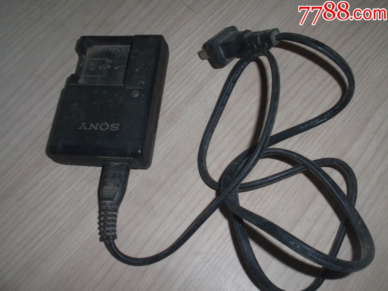 索尼手机电池充电器