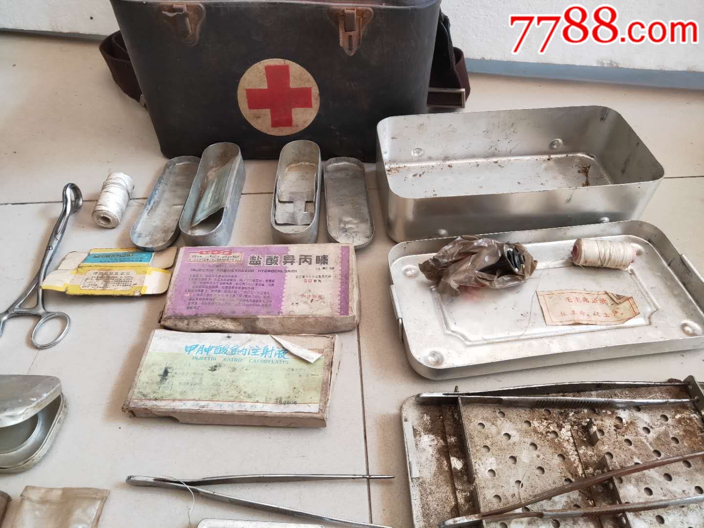 赤脚医生用的工具一套40件,样式精美,包浆浓厚,完整漂亮