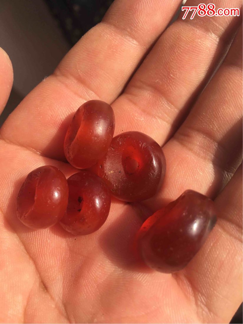 红山时期玛瑙磨盘珠子