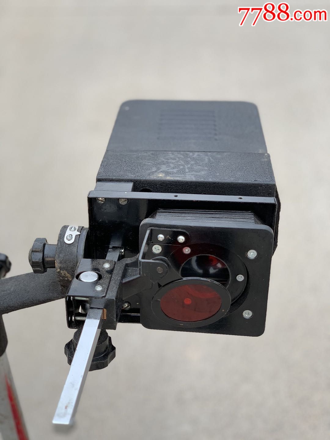 照片放大机,品相一流,能正常使用,包老._价格3200.