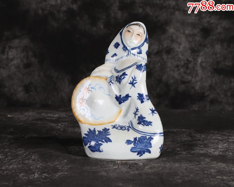 景德镇70年代厂货瓷器雕塑瓷厂雕塑农家女