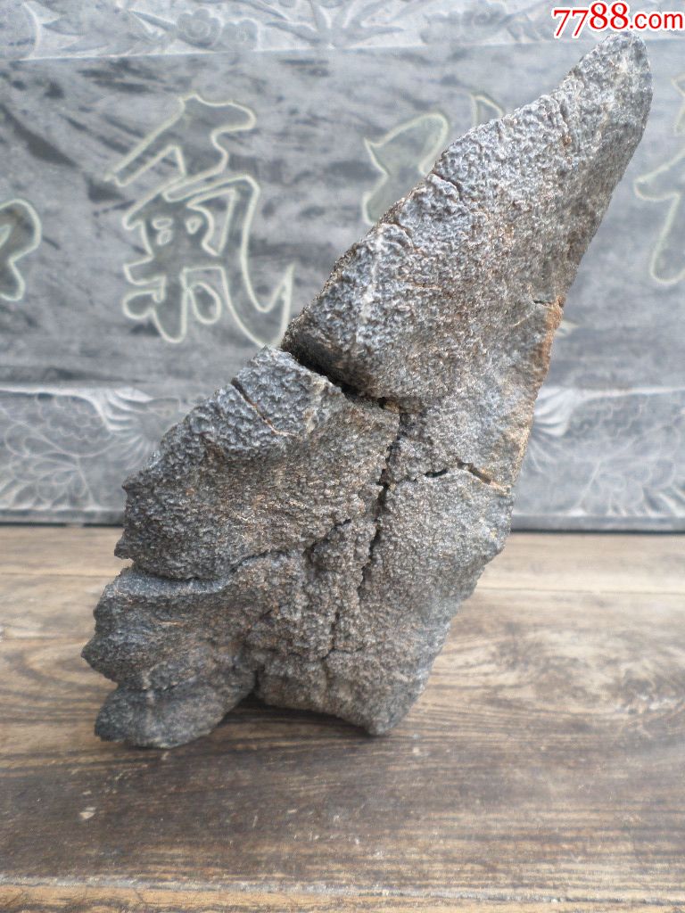 风砺石风凌石新疆哈密天然戈壁地表早期开裂开片沧桑外表黑色泥石