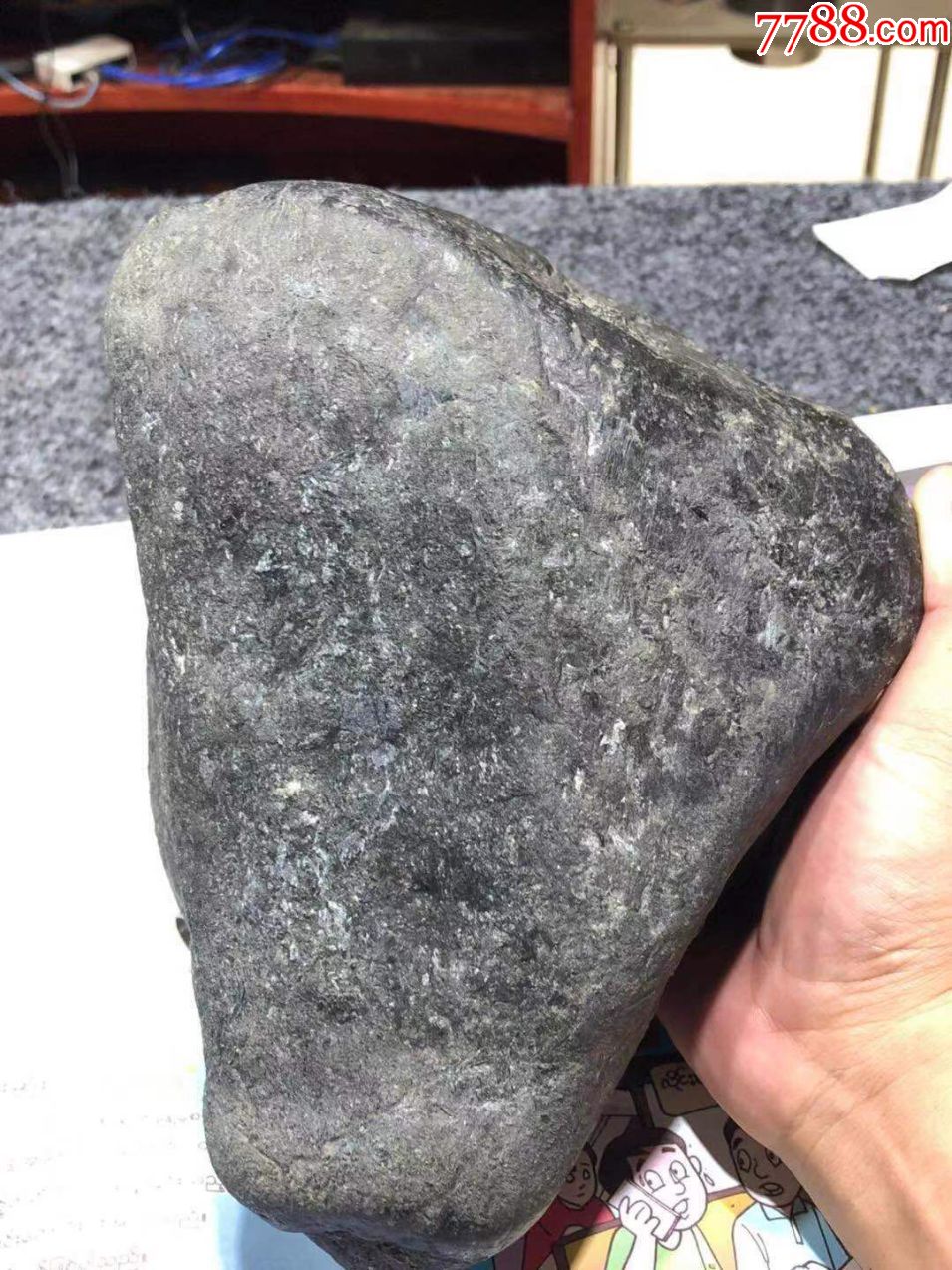 莫西沙场口黑皮,冰种脱沙起荧光,有飘花手镯料8.05kg