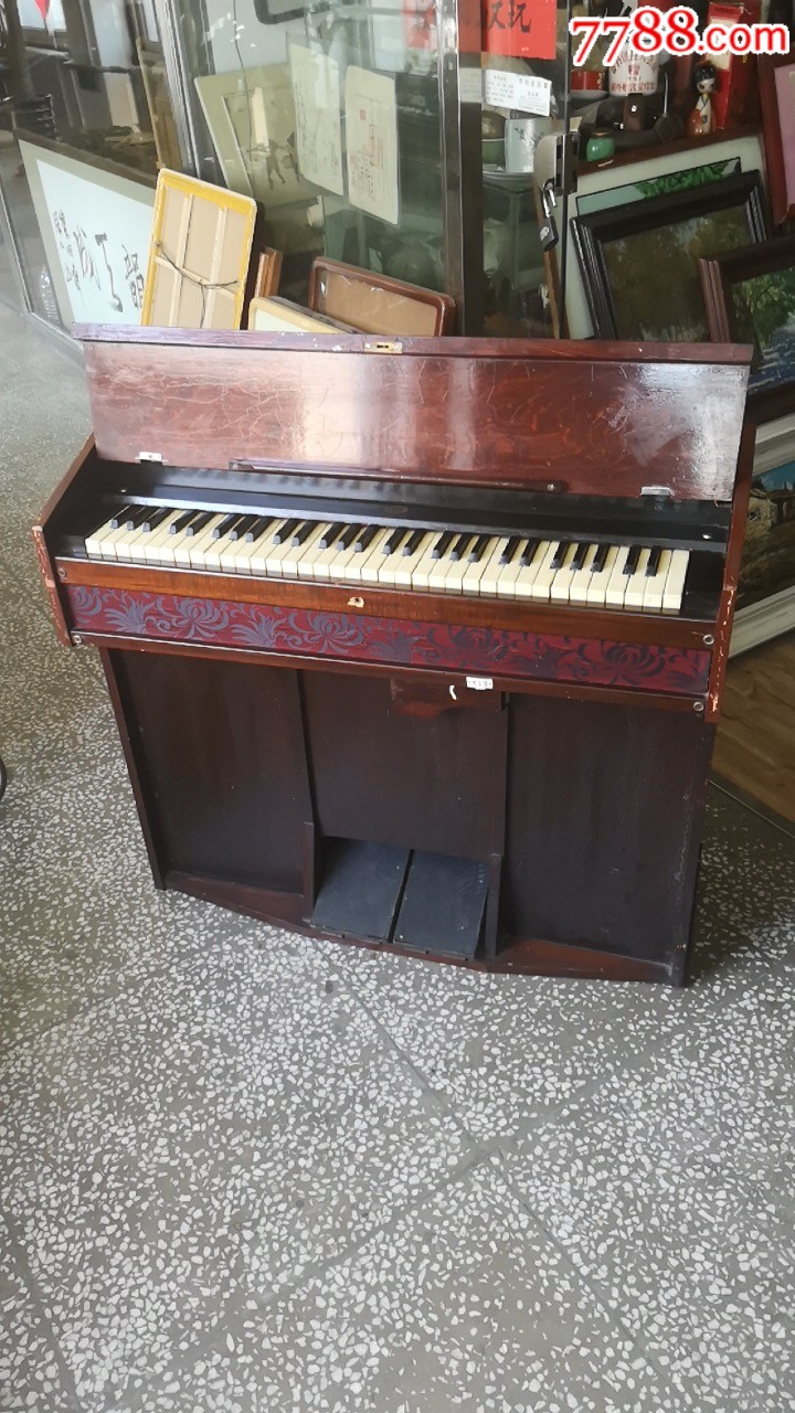 六十年代北京民族乐器厂风琴分厂生产星海牌簧风琴