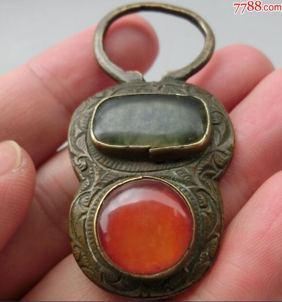 古代宝石扣子图片