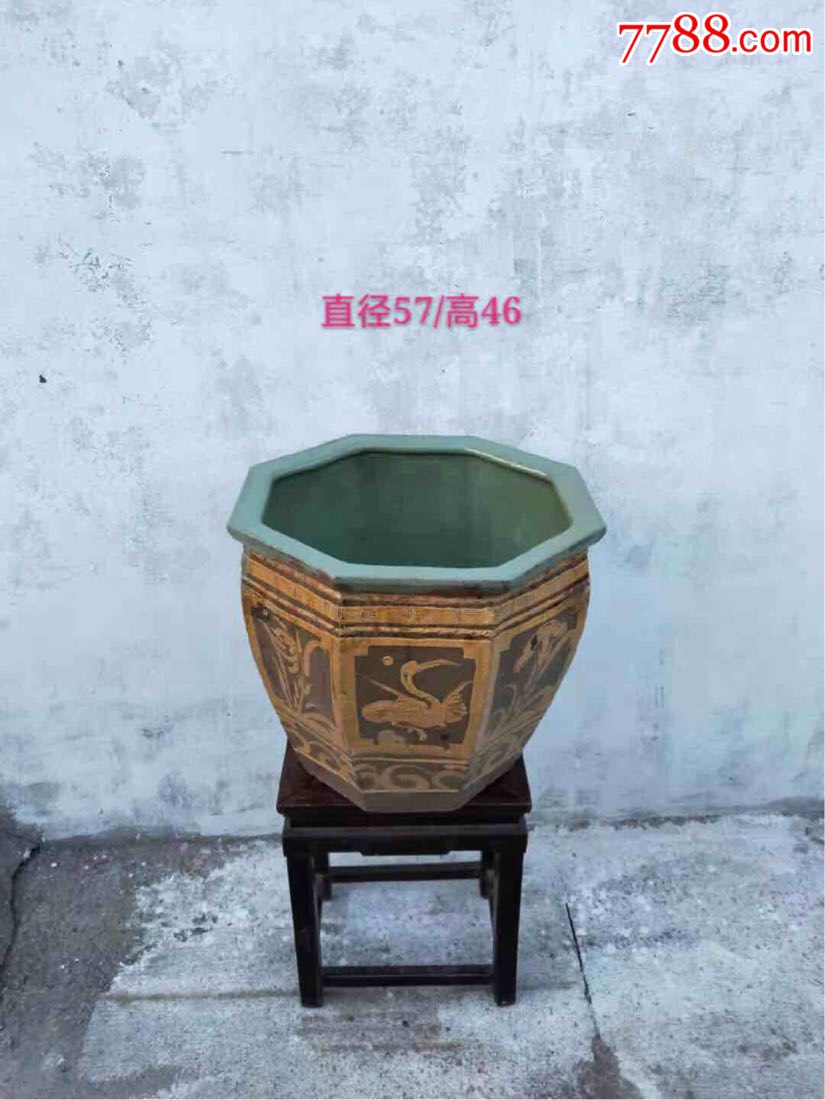 清末民初八角画缸,造型独特美观漂亮,釉色均匀,包老完整,适合收藏和