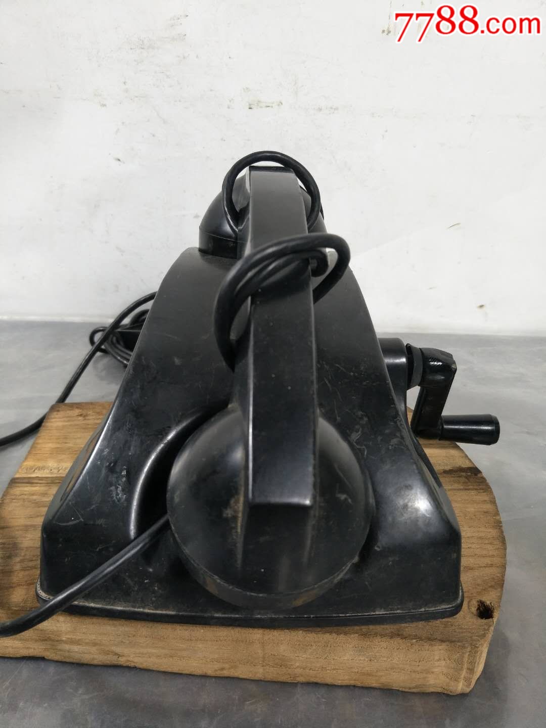 民国时期,老古董手摇电话机一部.