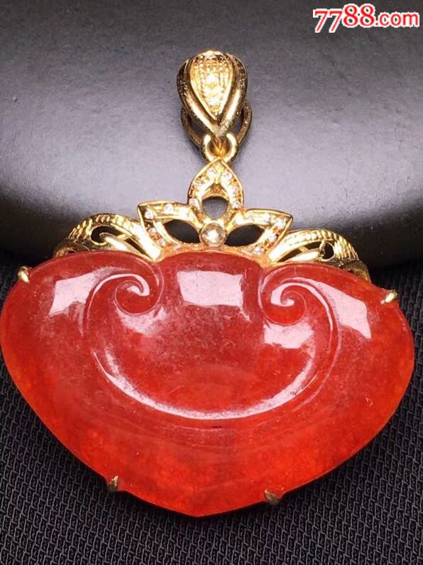 904冰红翡如意吊坠18k金伴钻精美设计镶嵌