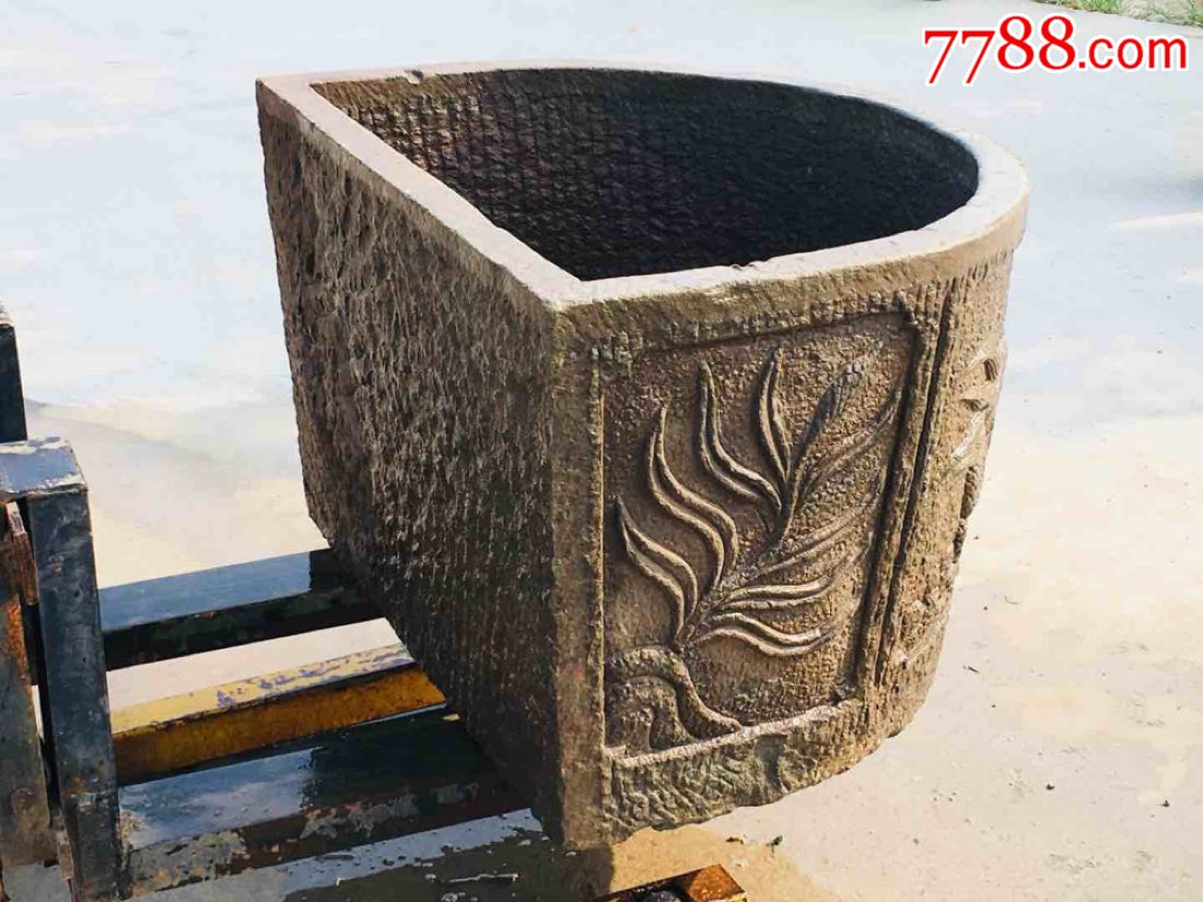 清早期青石石缸,全品包老到代,可养鱼.