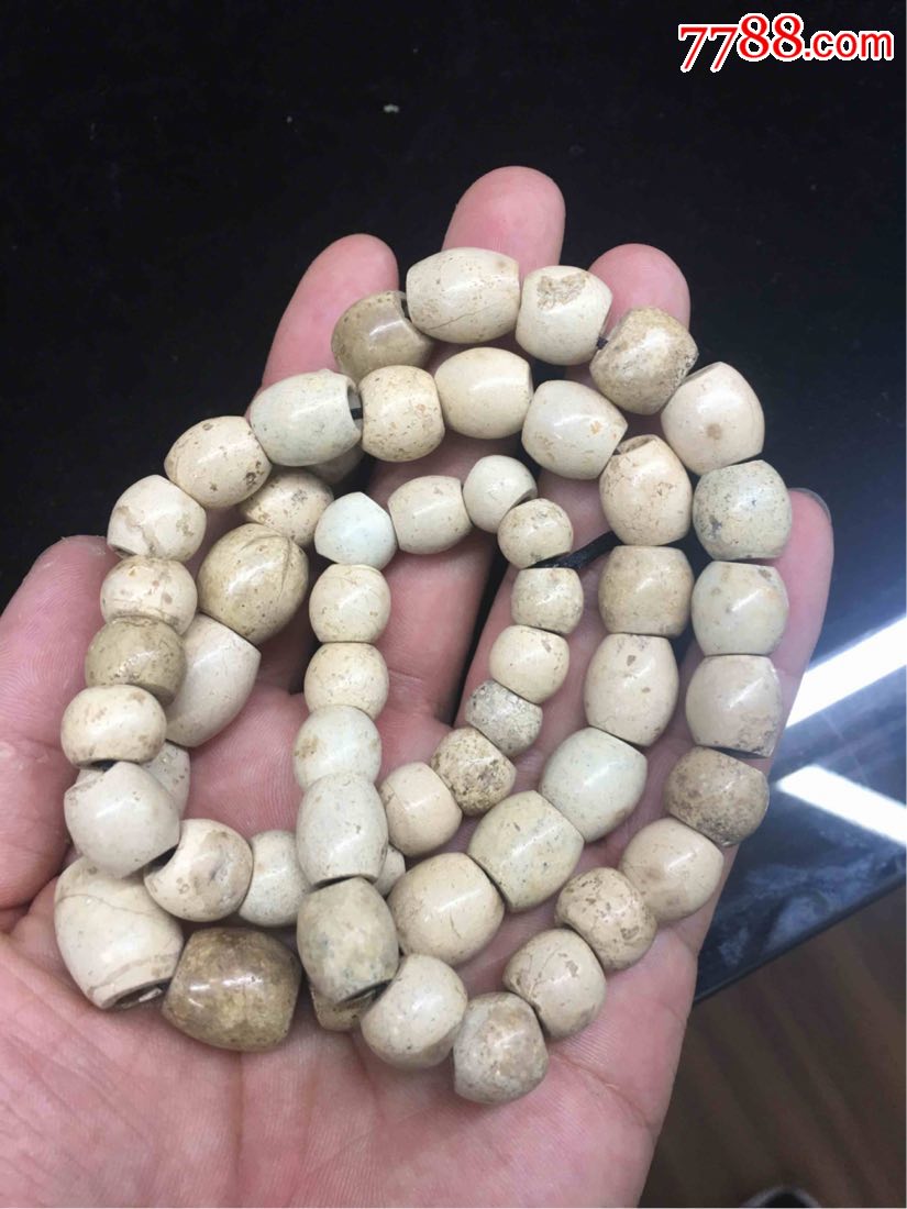 夏家店时期鸡骨白珠子