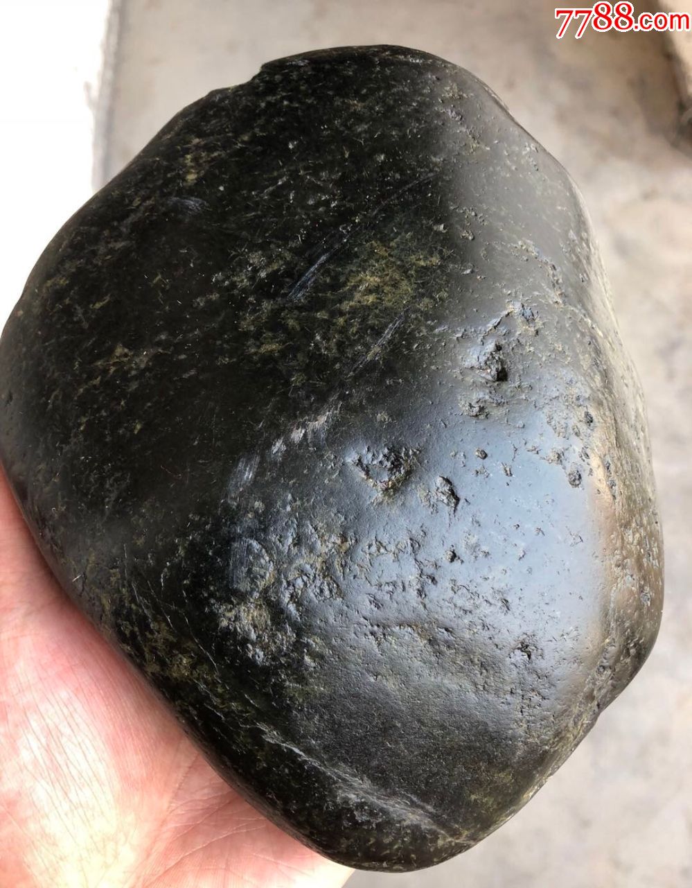 3132和田玉黑青籽料原石1836克-和田玉-7788收藏