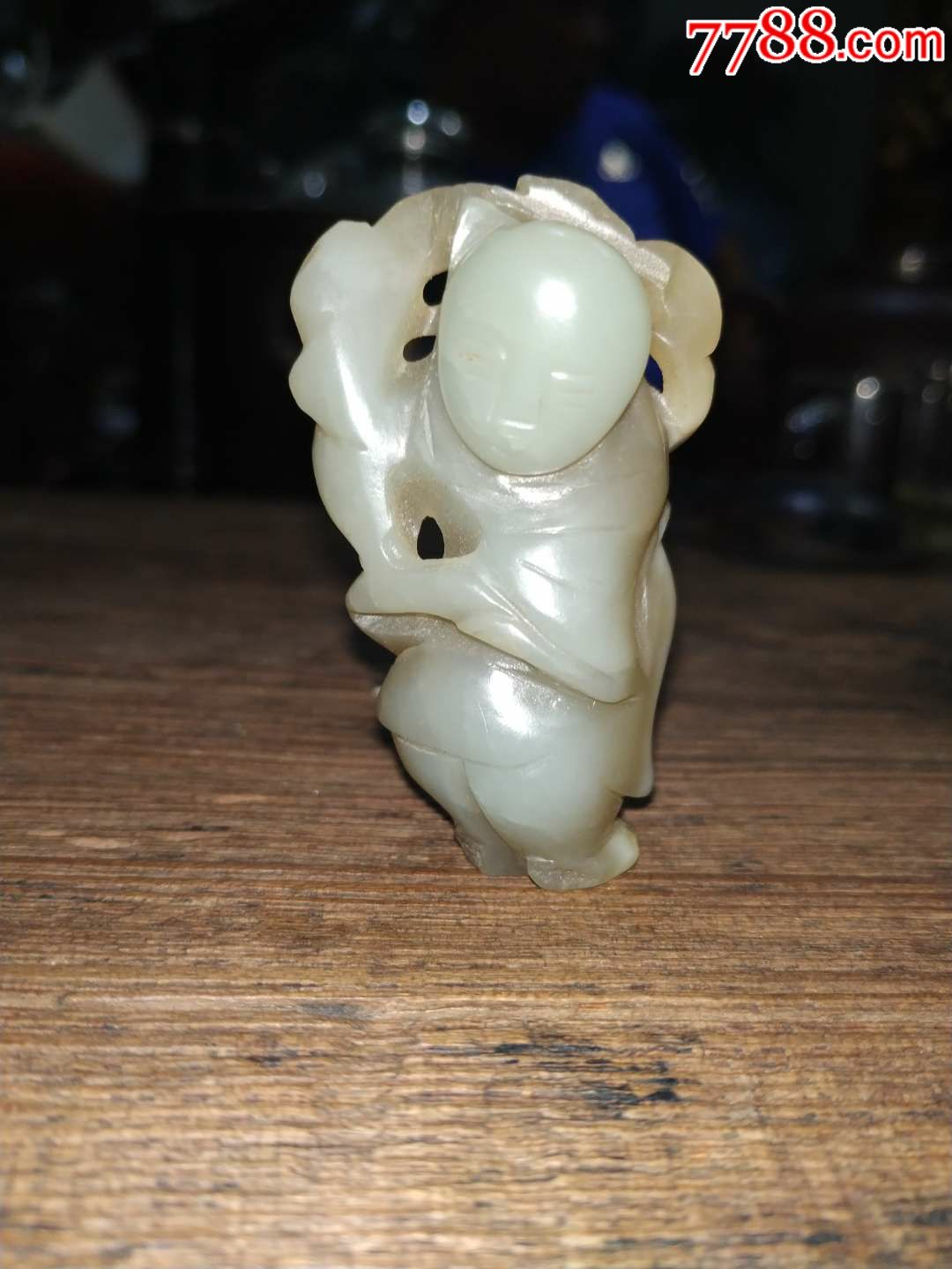 清代和田玉童子,背部受沁