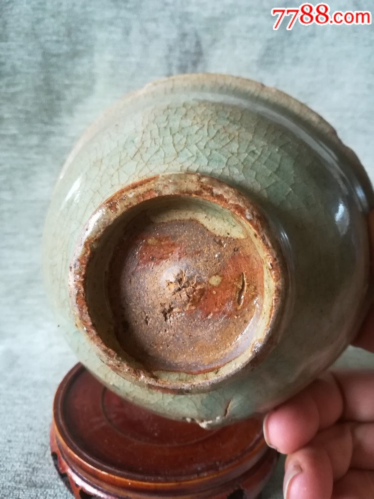 漂亮北宋耀州窑青瓷开片剔刻花燕子中碗1385869cm口沿三处磕