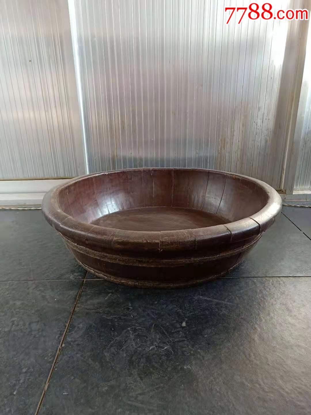 民国柏木老木盆,老皮壳,保存完整.