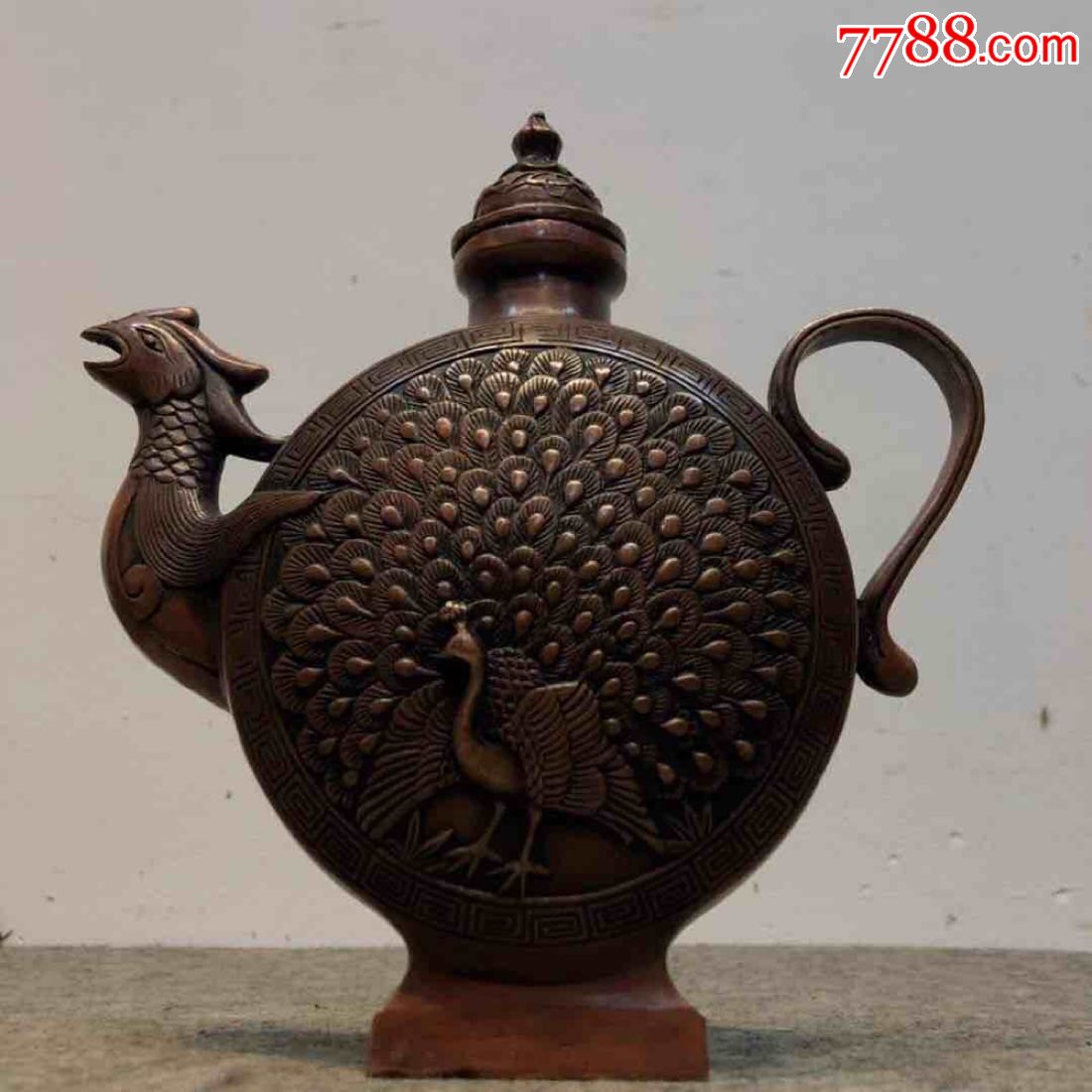喜上眉梢壶一把,选料上乘,精铜制作,造型独特,雕刻精美,保存完好-铜壶