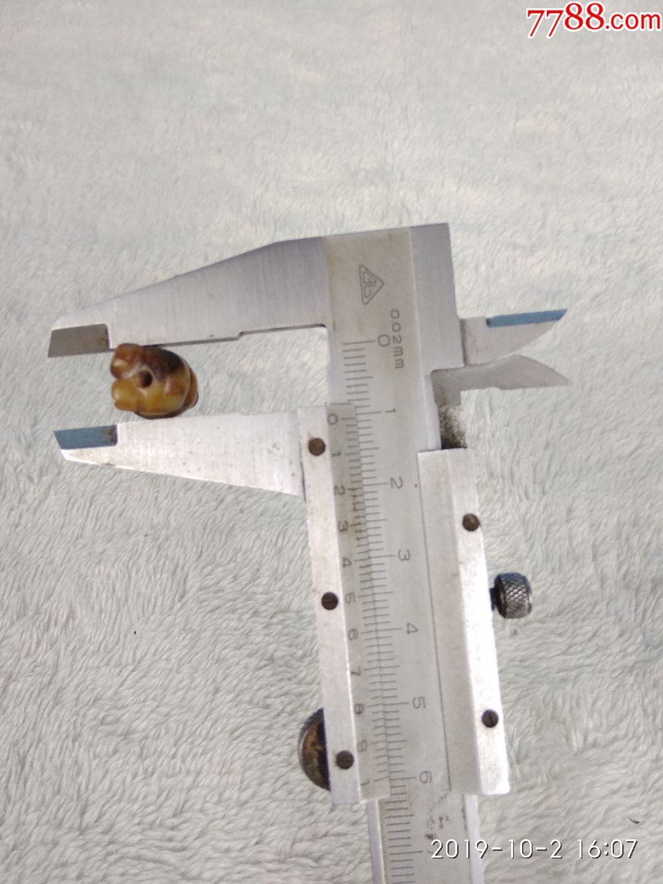 兴盛的复古风汉俑跪拜俑的现代版玛瑙人物(1.8cm/0.9cm)