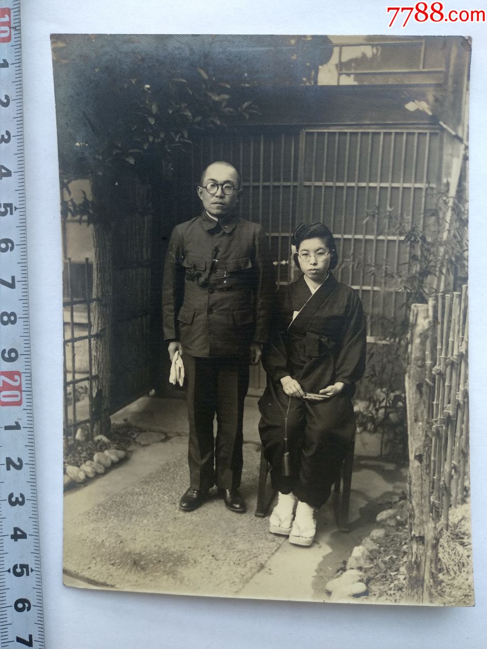 日本夫妻合影照片._老照片_西风古道边【7788收藏__收藏热线】