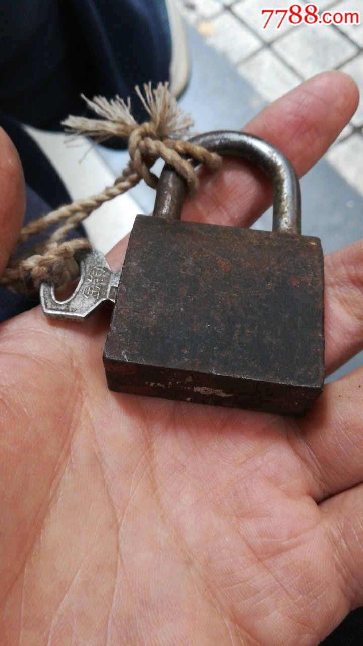 金铃铁锁