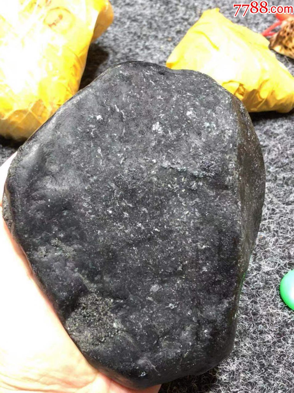 莫湾基场口黑乌沙,脱沙冰种种水好打灯灯泡一样1.52kg.