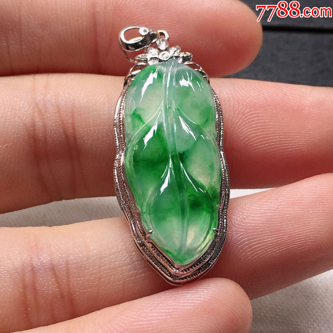 天然翡翠a货老坑冰种飘绿金枝玉叶18k金伴钻吊坠水润起光玉挂件