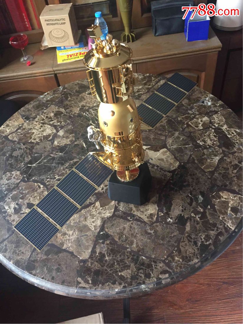 神舟七号载人飞船模型