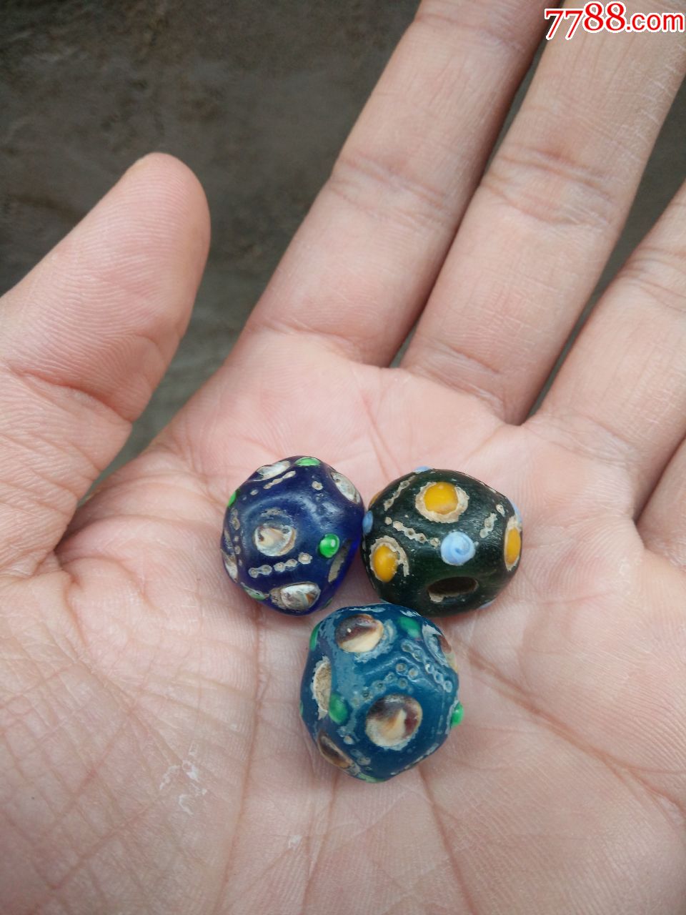 彩绘老琉璃珠子三个