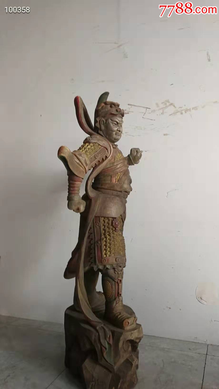 满身盔甲,气势磅礴.-木佛像/人像-7788收藏