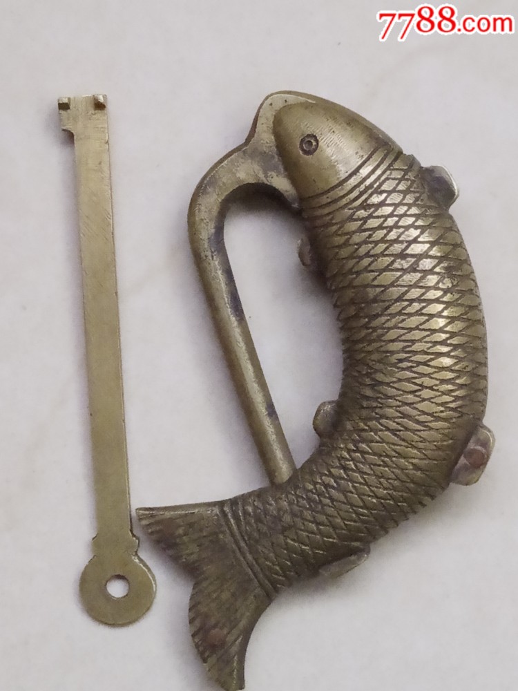 滚动鼠标滚轴,图片即可轻松放大,缩小更多"铜锁/铜钥