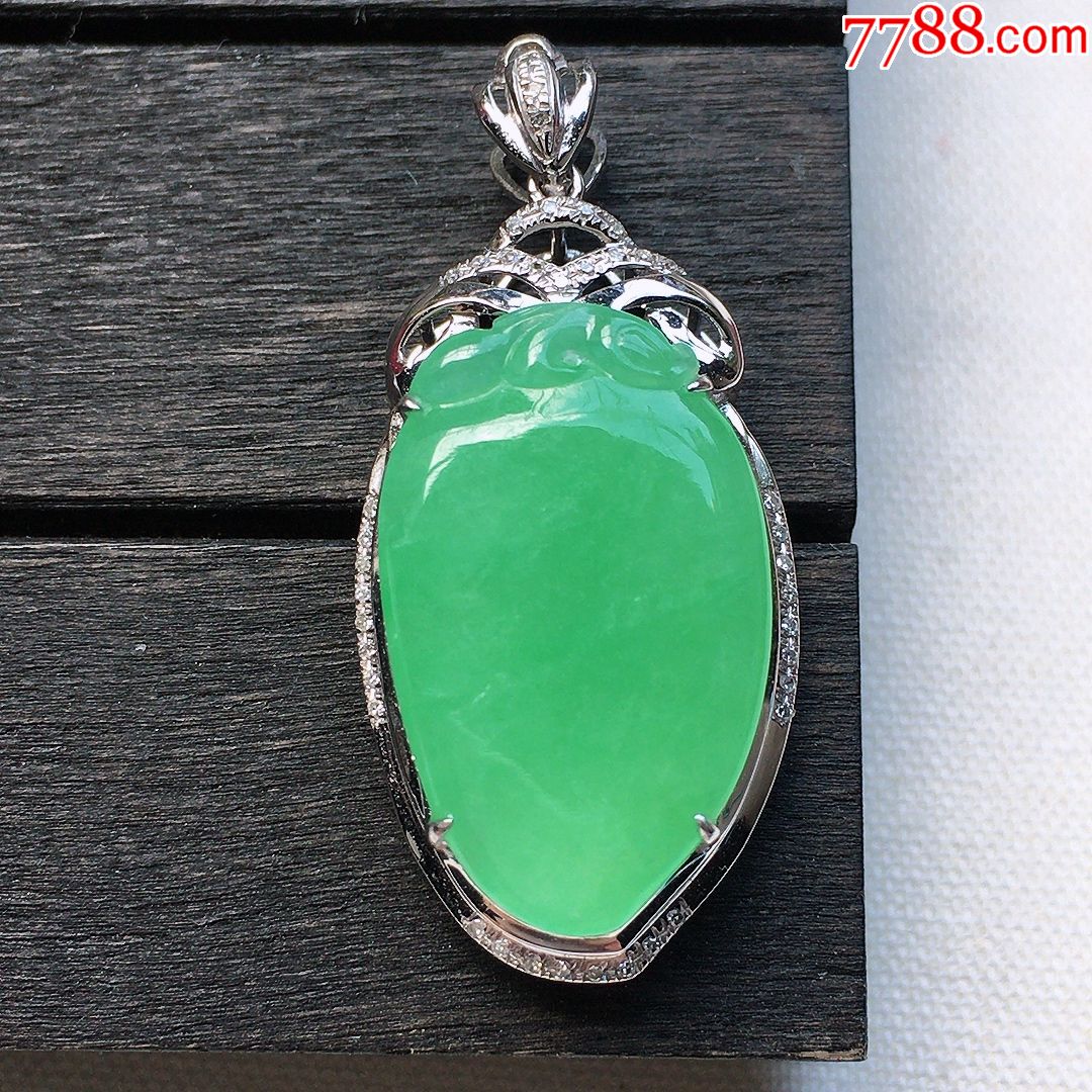 天然翡翠a货老坑冰糯种苹果绿桃18k金伴钻吊坠水润起光精雕玉挂件