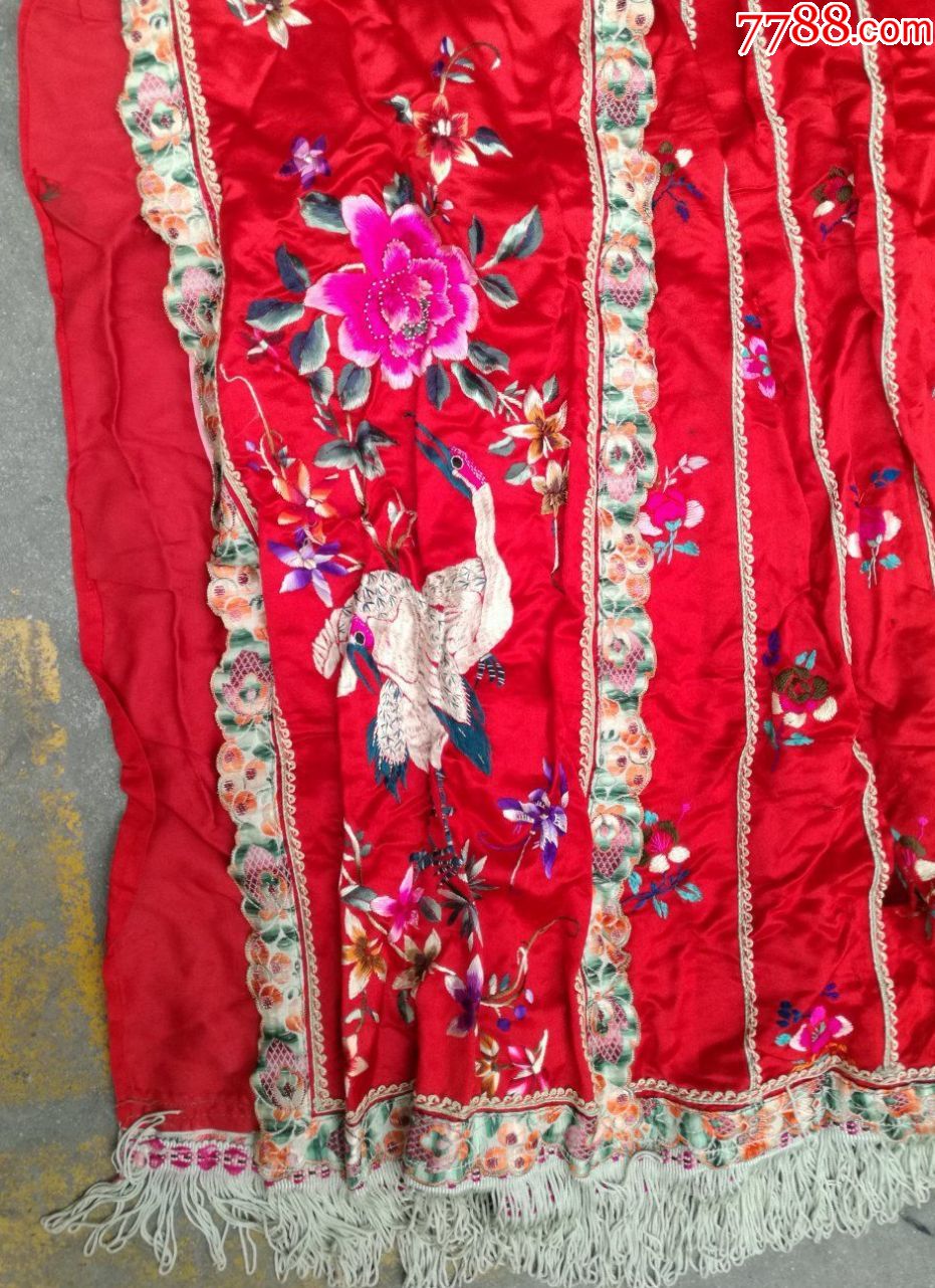 清末民国!大姑娘出嫁时,穿的绣品红罗裙