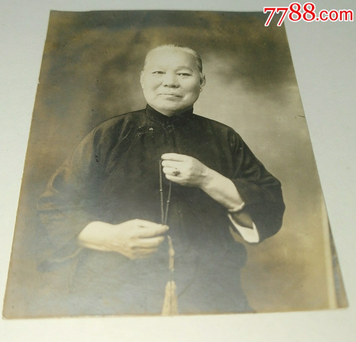 30cm简介:小型合影照,民国                  