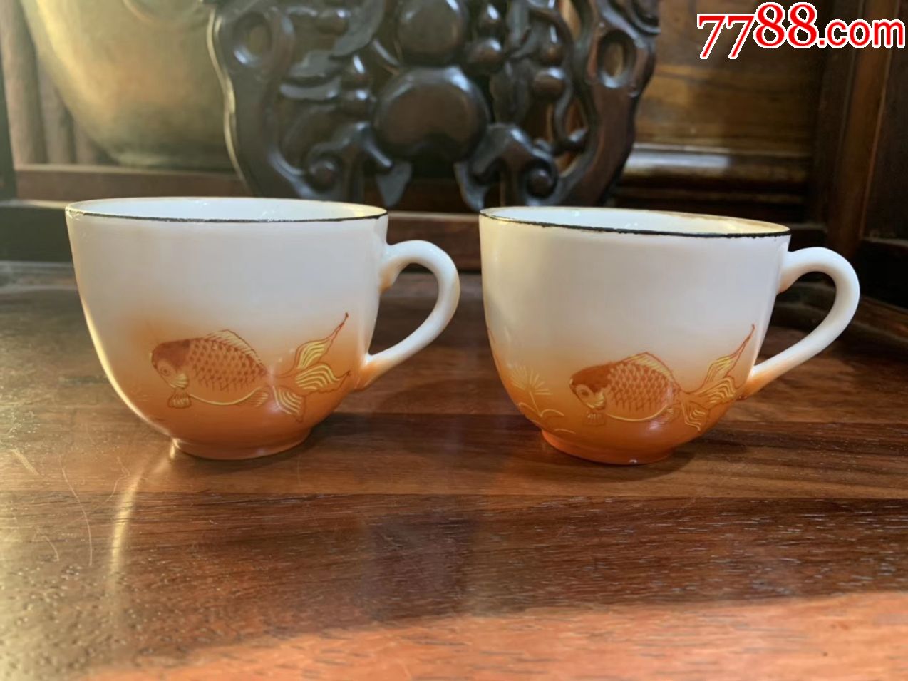民国谦信洋行喷红鱼藻纹茶杯一对