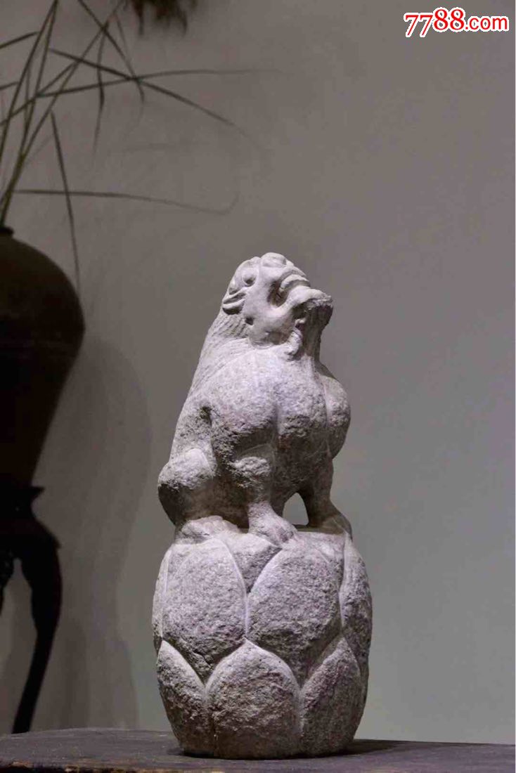 犼,俗称为望天吼,朝天吼,传说是龙王的儿子,有守望*惯(即朝天吼)对天