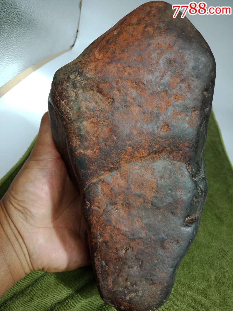 云南禄丰中山石铁陨石(中强吸磁)