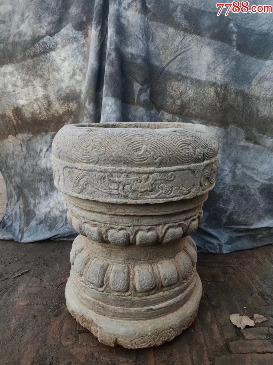 精美满工须弥座连体龙盆