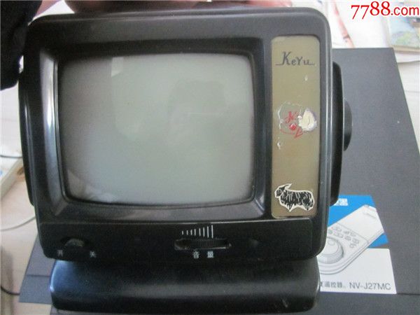 上世纪90年代黑白老式小袖珍小黑白小电视怀旧民俗老家电