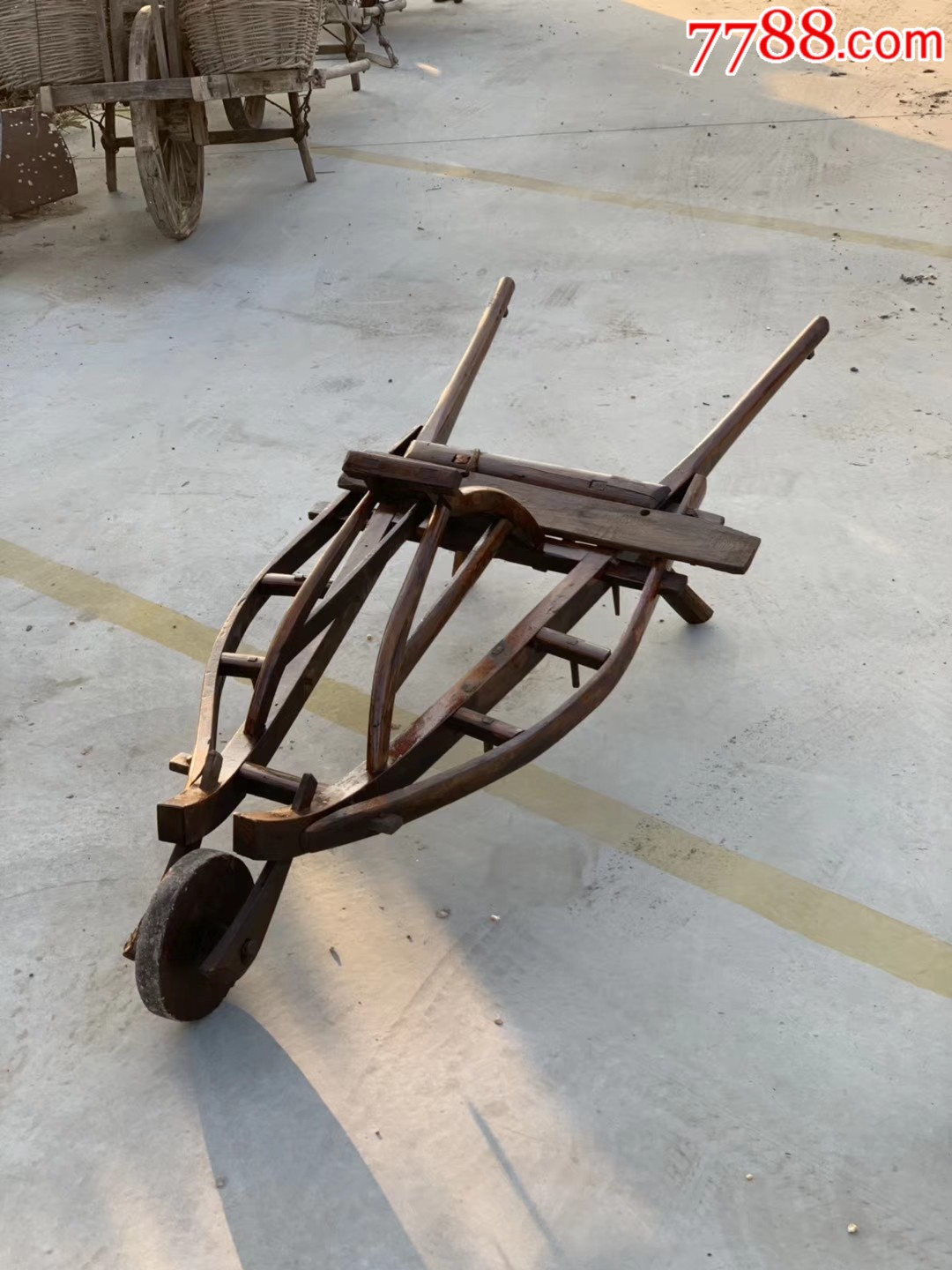 乡下收到独轮车一辆,成色如图,皮壳一流,全品无松动,正常使用,保存