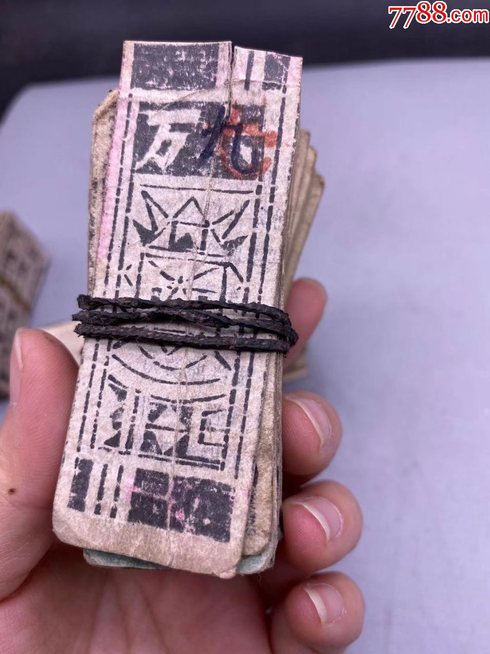 老纸牌3付,品相如图,100包快递